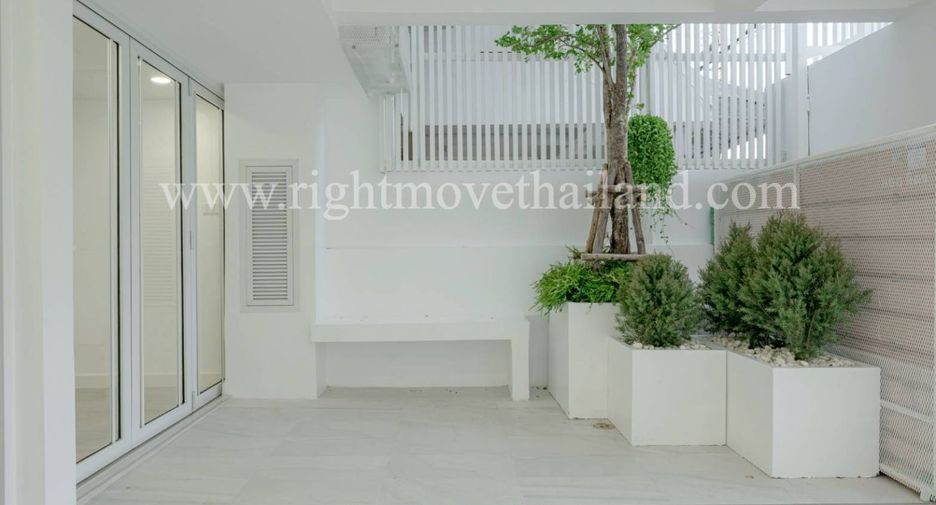 ขาย 4 ห้องนอน ทาวน์เฮ้าส์ ใน วัฒนา, กรุงเทพฯ
