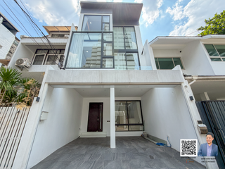 ขาย 4 ห้องนอน ทาวน์เฮ้าส์ ใน วัฒนา, กรุงเทพฯ