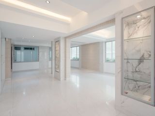 For sale 4 bedrooms retail Space in Watthana, Bangkok