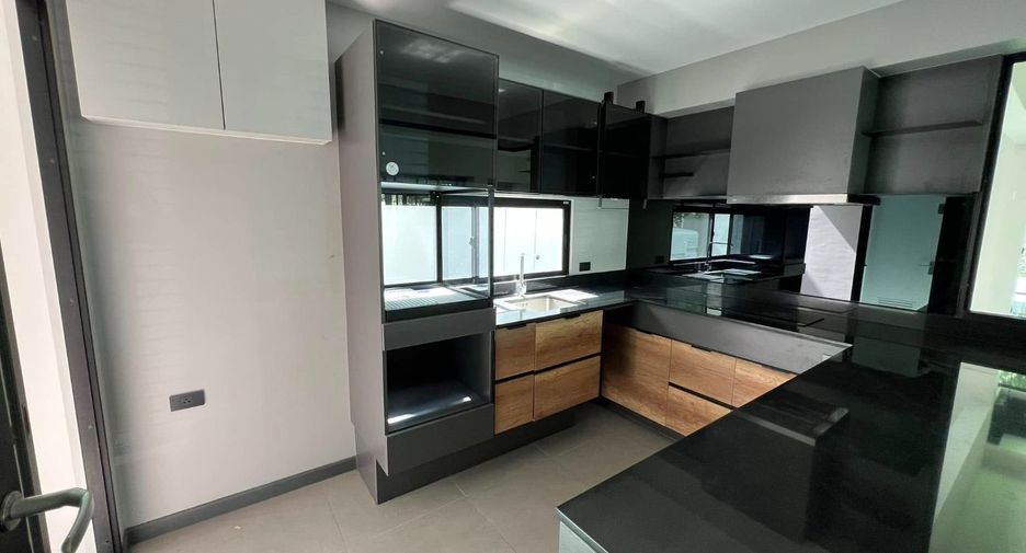 出售 3 卧室 独立屋 在 Bang Phli, Samut Prakan