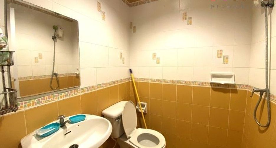 For sale 3 bedrooms townhouse in Prawet, Bangkok