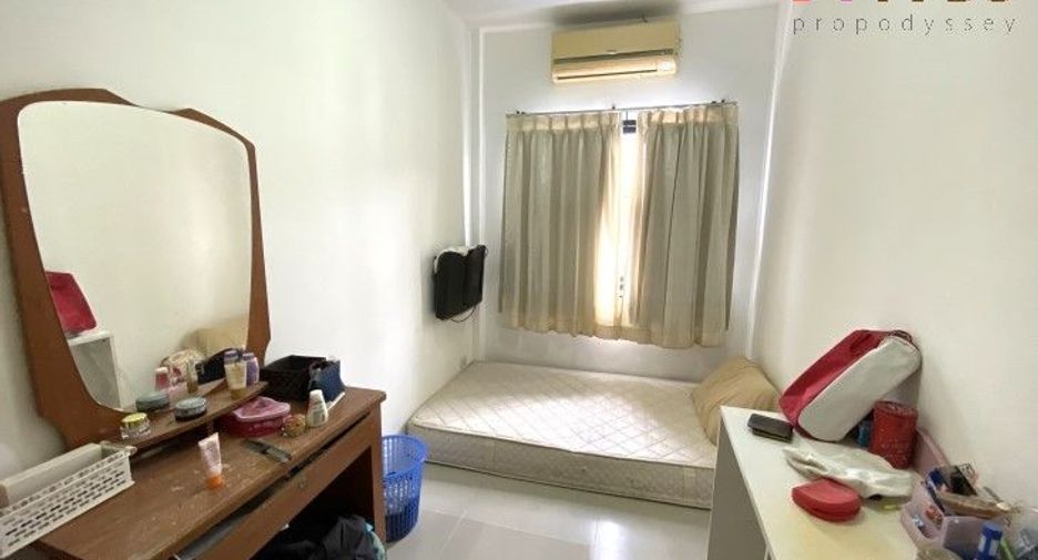 For sale 3 bedrooms townhouse in Prawet, Bangkok
