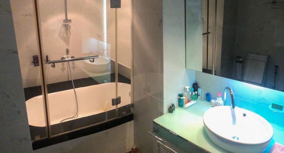 For sale 2 bedrooms condo in Sathon, Bangkok