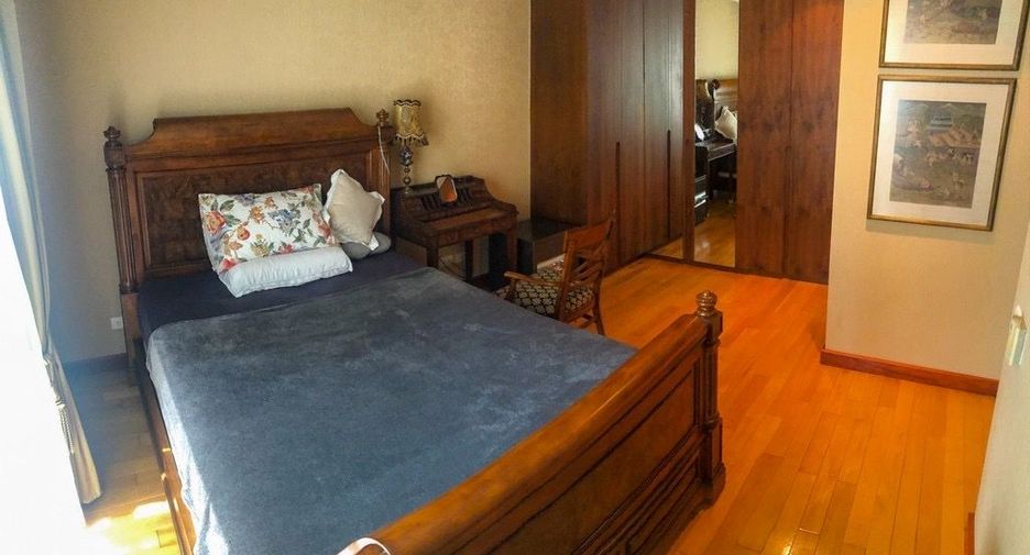 For sale 2 bedrooms condo in Sathon, Bangkok