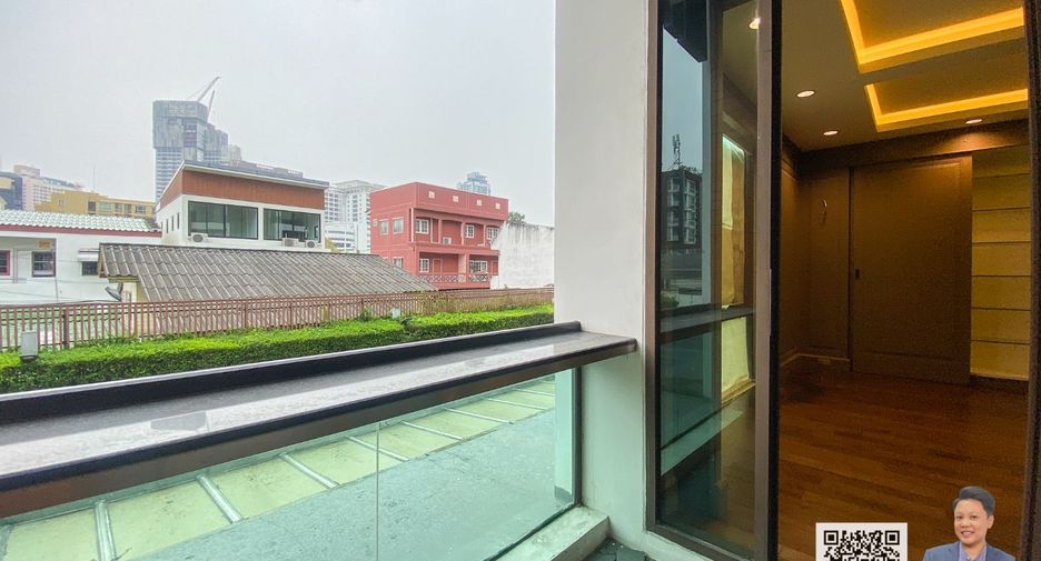Casa adosada en venta de 3 habitaciones en Watthana, Bangkok