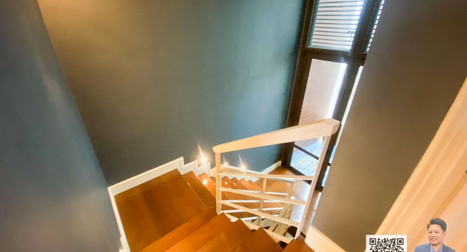 Casa adosada en venta de 3 habitaciones en Watthana, Bangkok
