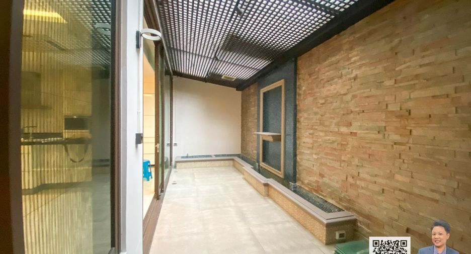 Casa adosada en venta de 3 habitaciones en Watthana, Bangkok