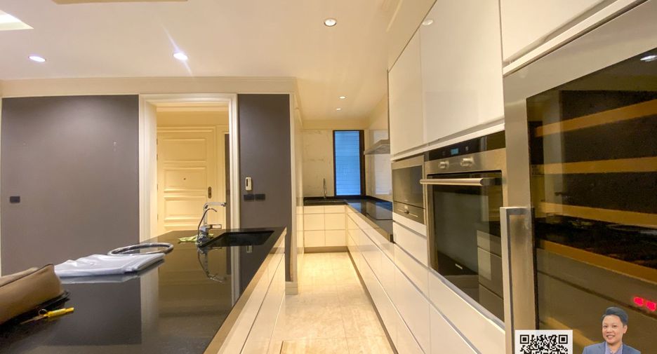 Casa adosada en venta de 3 habitaciones en Watthana, Bangkok
