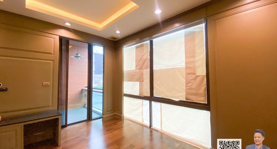 Casa adosada en venta de 3 habitaciones en Watthana, Bangkok