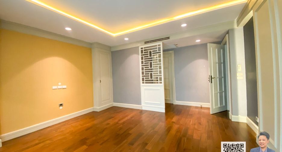 Casa adosada en venta de 3 habitaciones en Watthana, Bangkok
