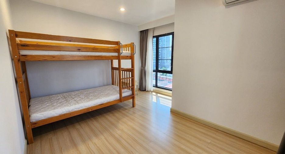 For rent 2 bedrooms apartment in Khlong Toei, Bangkok
