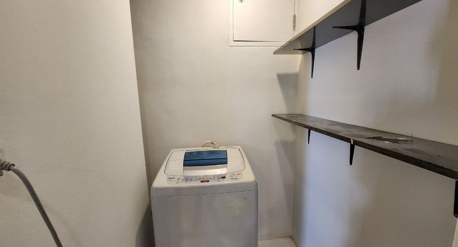 For rent 2 bedrooms apartment in Khlong Toei, Bangkok
