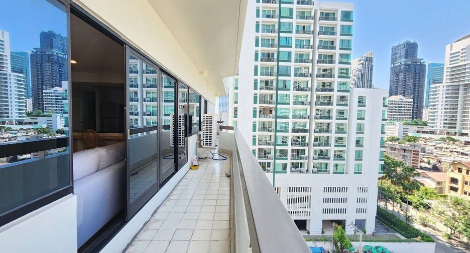 For rent 2 bedrooms apartment in Khlong Toei, Bangkok