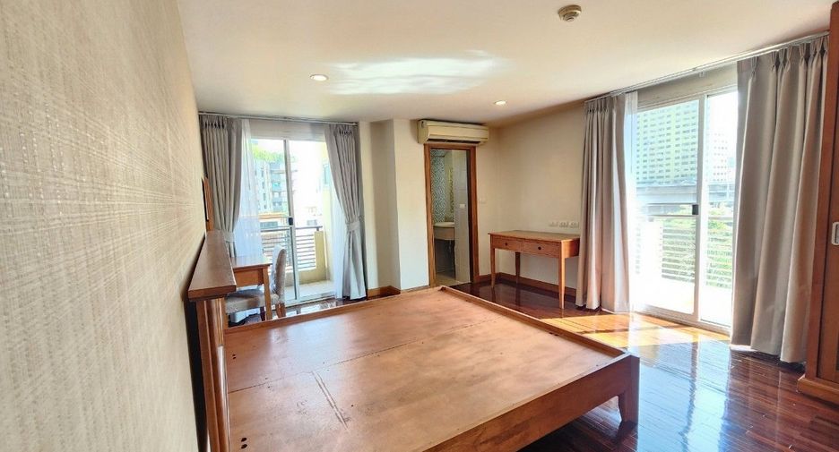 For rent 3 bedrooms apartment in Pathum Wan, Bangkok