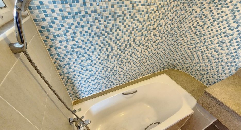 For rent 3 bedrooms apartment in Pathum Wan, Bangkok