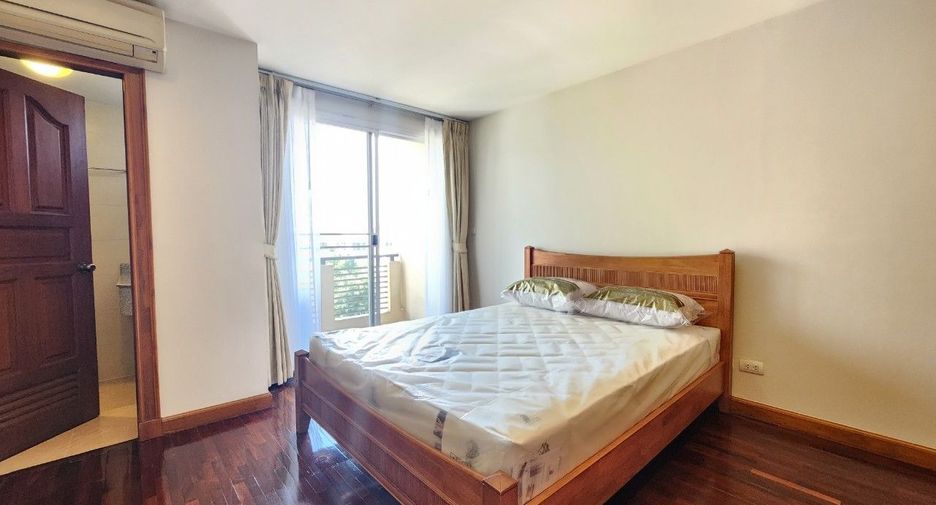 For rent 3 bedrooms apartment in Pathum Wan, Bangkok