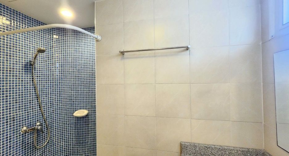 For rent 3 bedrooms apartment in Pathum Wan, Bangkok