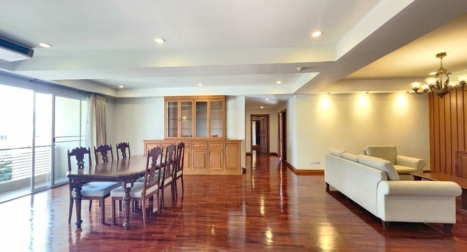 For rent 3 bedrooms apartment in Pathum Wan, Bangkok