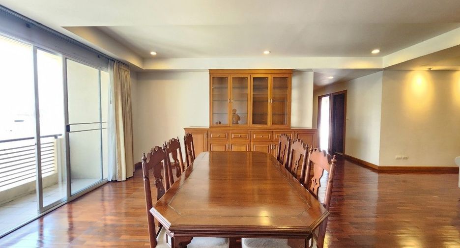 For rent 3 bedrooms apartment in Pathum Wan, Bangkok