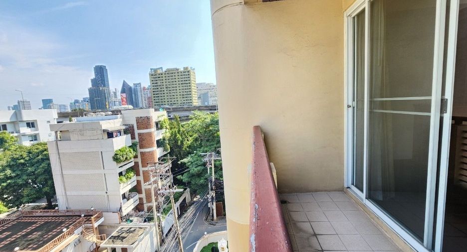 For rent 3 bedrooms apartment in Pathum Wan, Bangkok