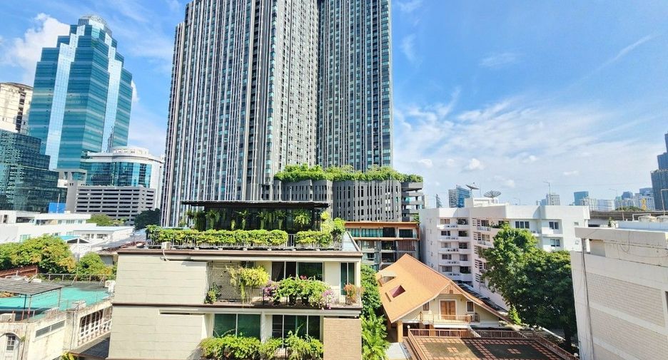 For rent 3 bedrooms apartment in Pathum Wan, Bangkok