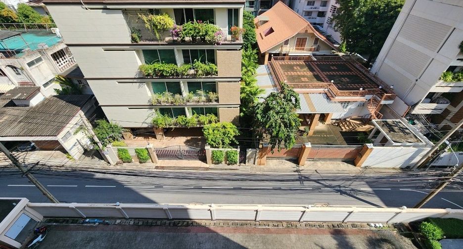 For rent 3 bedrooms apartment in Pathum Wan, Bangkok