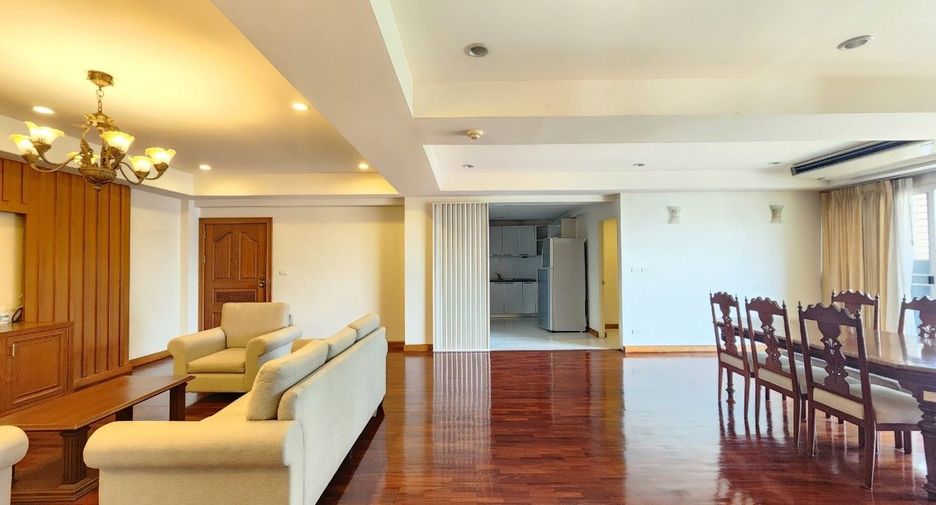 For rent 3 bedrooms apartment in Pathum Wan, Bangkok