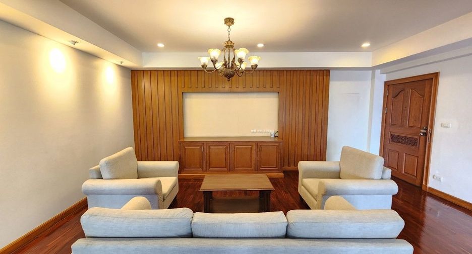 For rent 3 bedrooms apartment in Pathum Wan, Bangkok