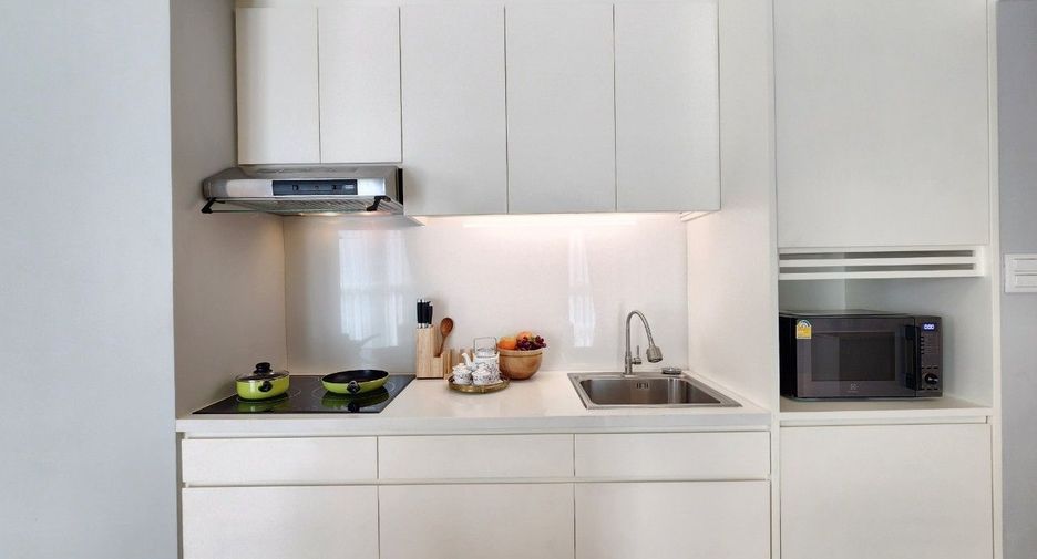 For rent 2 bedrooms apartment in Khlong Toei, Bangkok