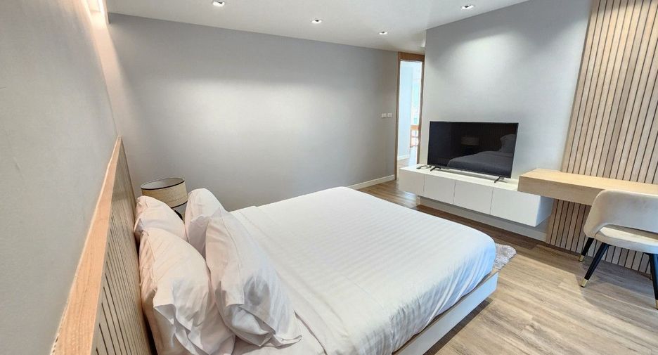 For rent 2 bedrooms apartment in Khlong Toei, Bangkok