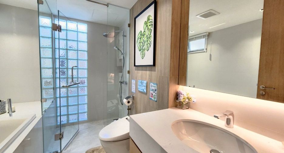 For rent 2 bedrooms apartment in Khlong Toei, Bangkok