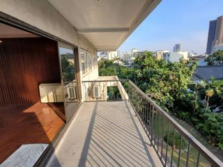 À louer 3 chambres appartement à Khlong Toei, Bangkok