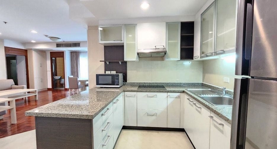 For rent 2 bedrooms apartment in Khlong Toei, Bangkok