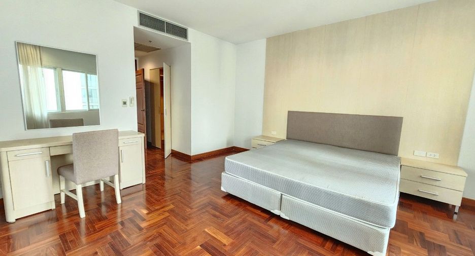 For rent 2 bedrooms apartment in Khlong Toei, Bangkok
