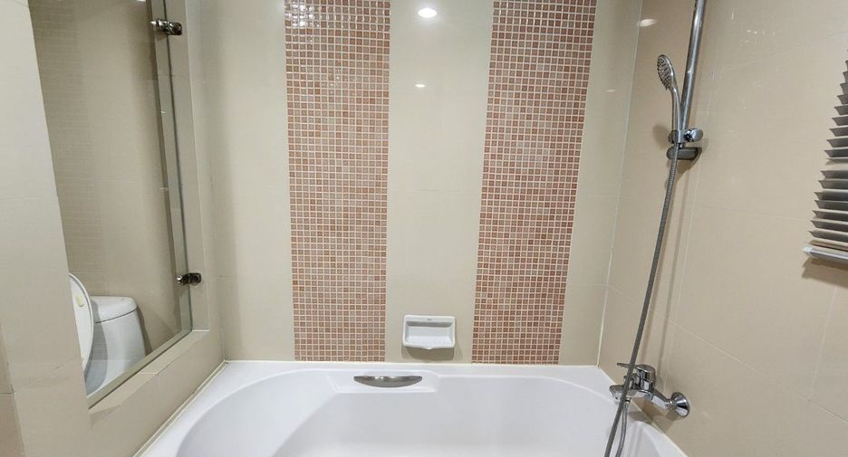 For rent 2 bedrooms apartment in Khlong Toei, Bangkok