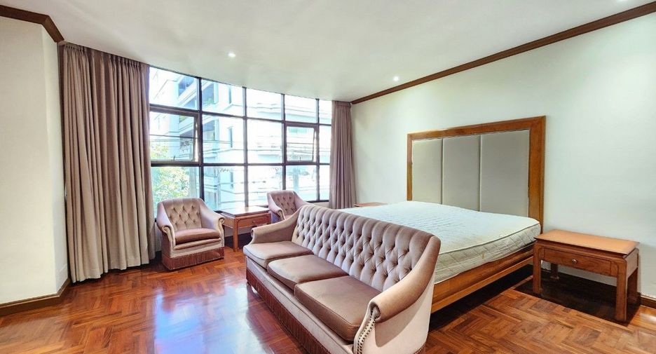 For rent 3 bedrooms apartment in Khlong Toei, Bangkok
