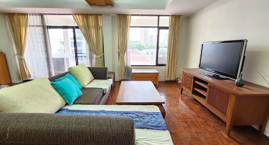 For rent 3 bedrooms apartment in Khlong Toei, Bangkok