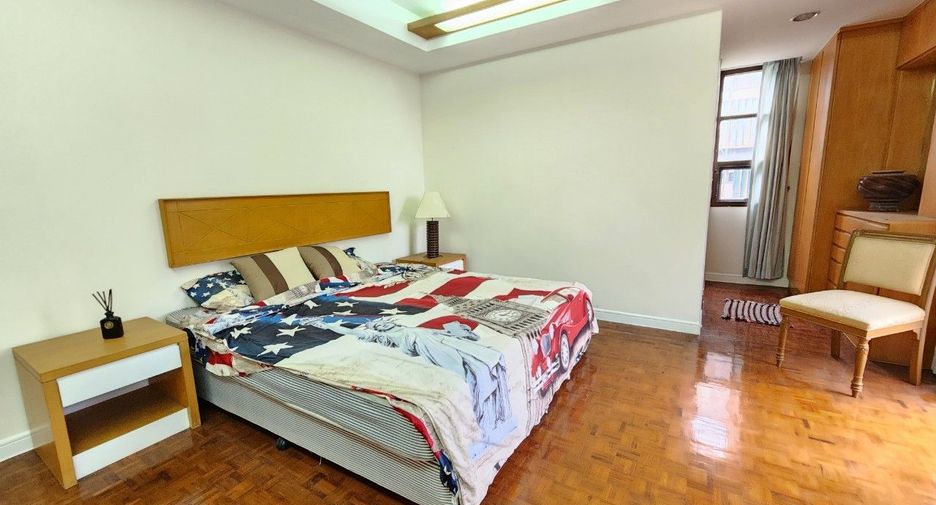 For rent 3 bedrooms apartment in Khlong Toei, Bangkok