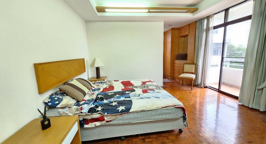 For rent 3 bedrooms apartment in Khlong Toei, Bangkok