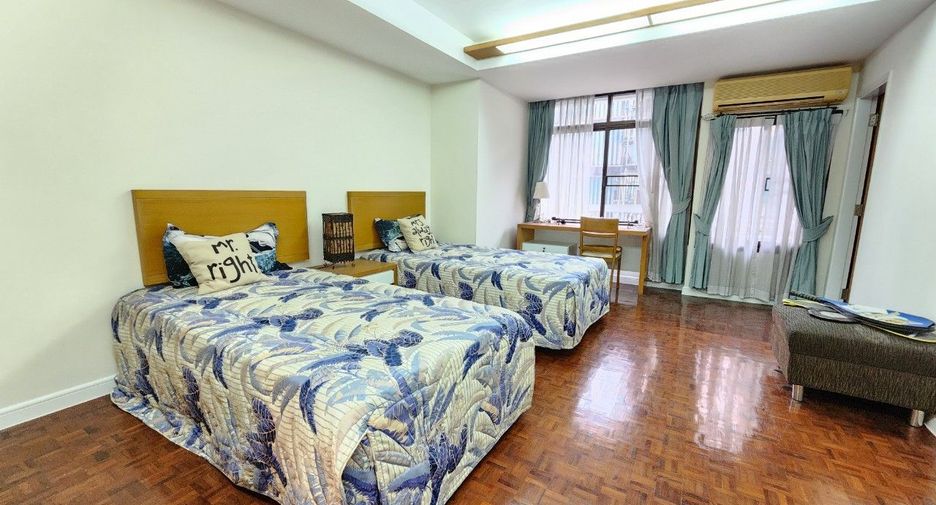 For rent 3 bedrooms apartment in Khlong Toei, Bangkok