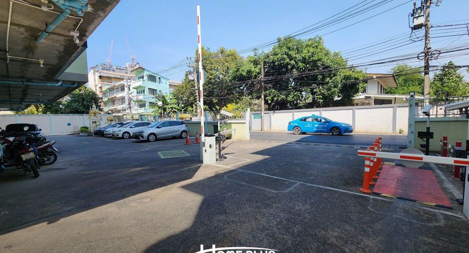 For sale 1 bed condo in Thon Buri, Bangkok