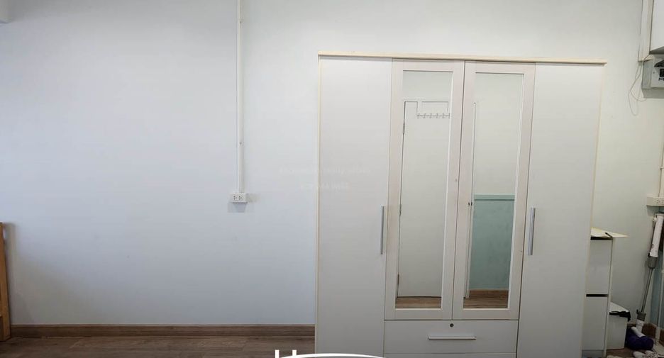For sale 1 bed condo in Thon Buri, Bangkok