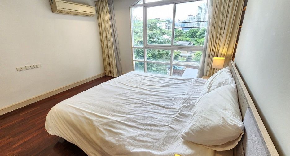 For rent 2 bedrooms apartment in Khlong Toei, Bangkok