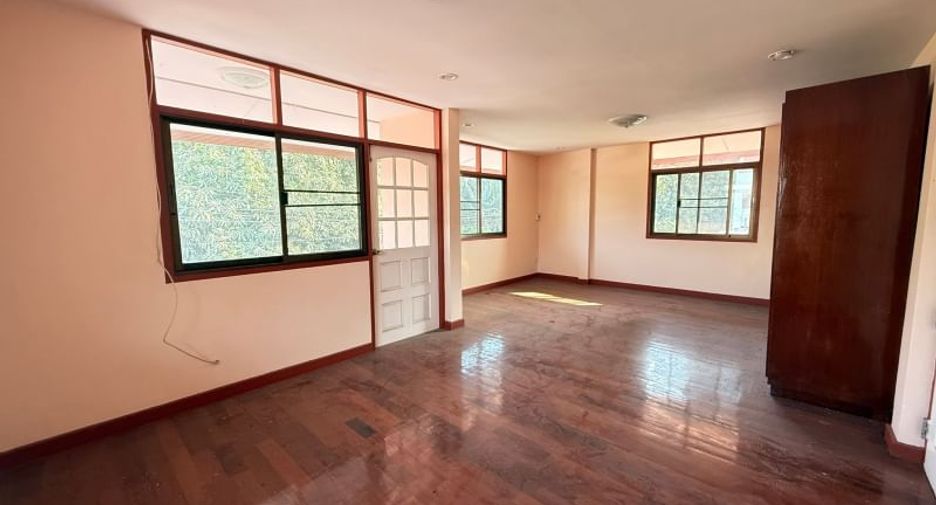 For rent and for sale 3 bedrooms house in Si Racha, Chonburi