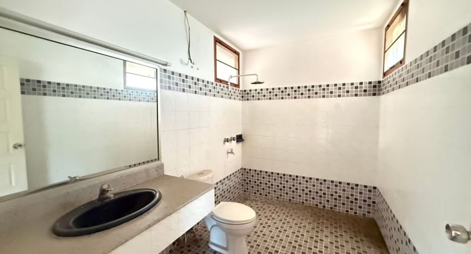 For rent and for sale 3 bedrooms house in Si Racha, Chonburi