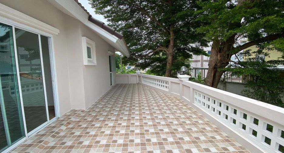 For sale 3 bedrooms house in Sai Mai, Bangkok