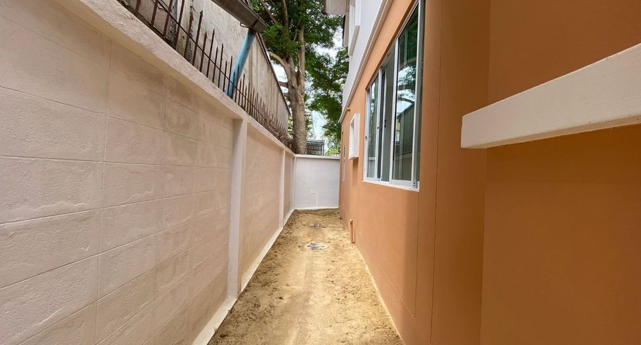 For sale 3 bedrooms house in Sai Mai, Bangkok