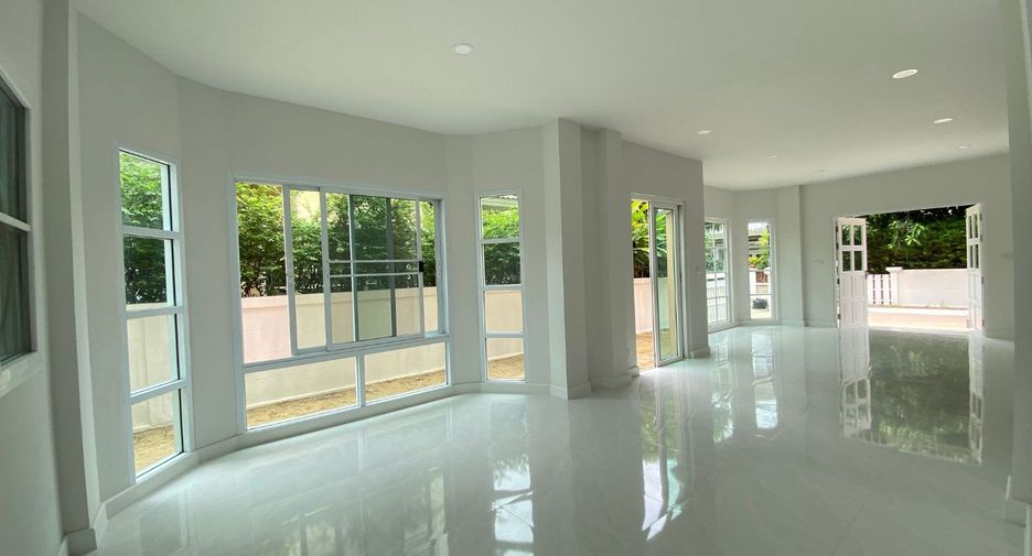 For sale 3 bedrooms house in Sai Mai, Bangkok