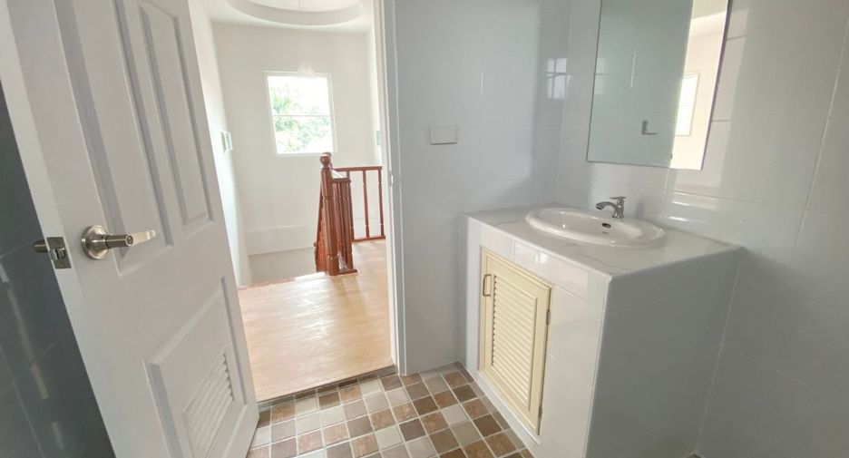 For sale 3 bedrooms house in Sai Mai, Bangkok