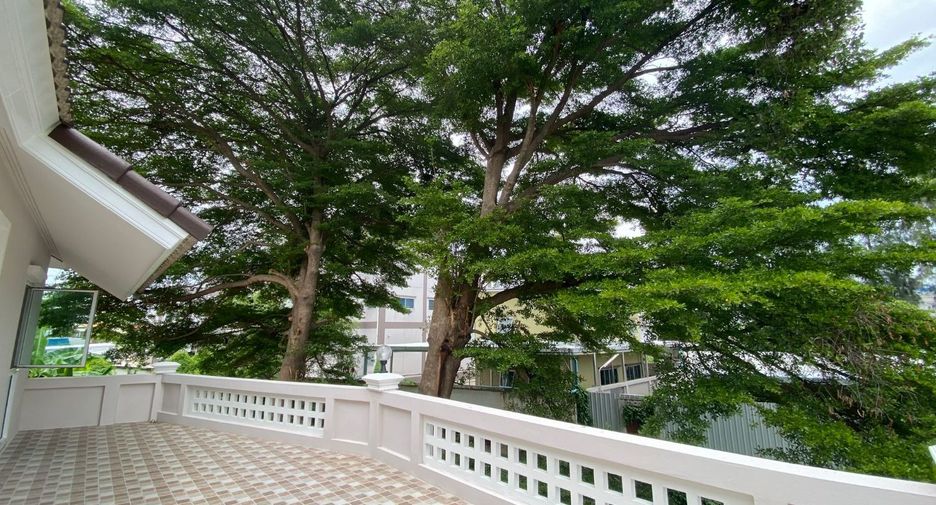 For sale 3 bedrooms house in Sai Mai, Bangkok